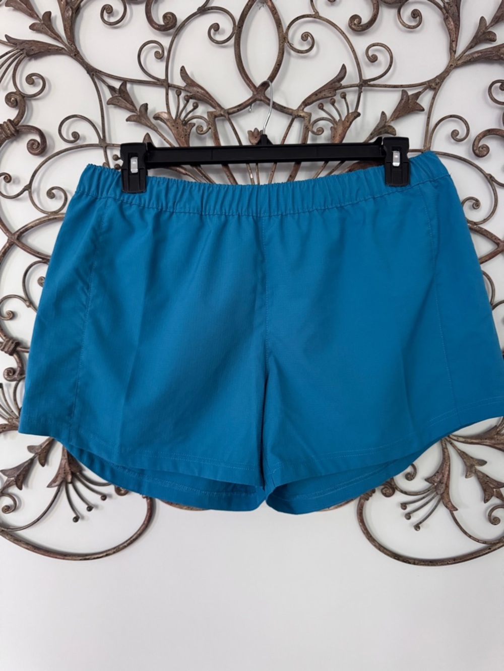 Columbia PFG shorts. NWOT size Large